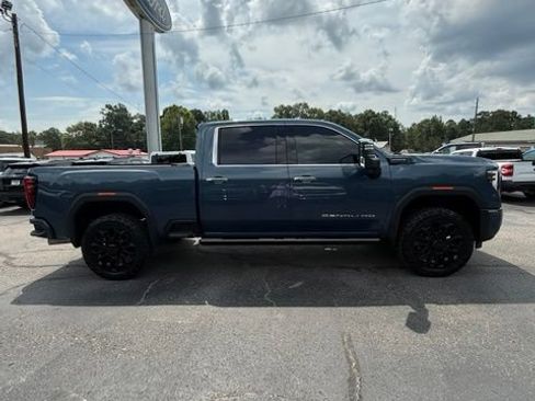 Used 2025 GMC Sierra 2500 Denali Ultimate AWD/4WD image 3