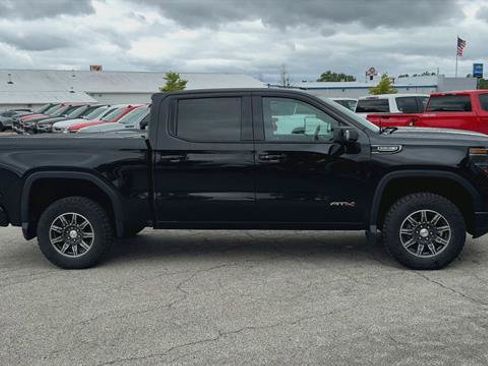 Used 2024 GMC Sierra 1500 AT4 w/ Technology Package AWD/4WD image 9