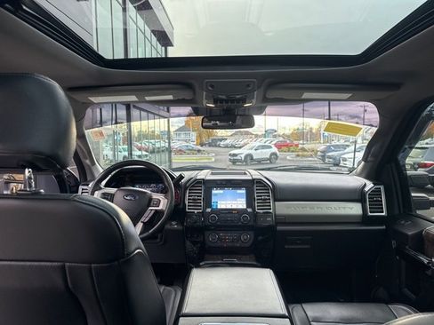 Used 2017 Ford F250 Lariat w/ Lariat Ultimate Package image 14