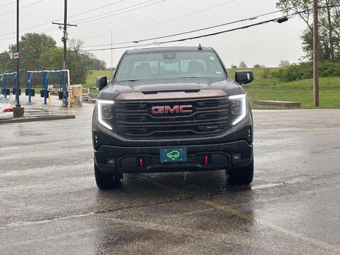 Used 2023 GMC Sierra 1500 AT4X image 8
