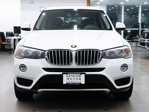 Used 2017 BMW X3 xDrive28i image 2