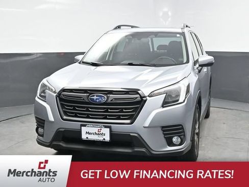 Used 2023 Subaru Forester Limited AWD/4WD image 2