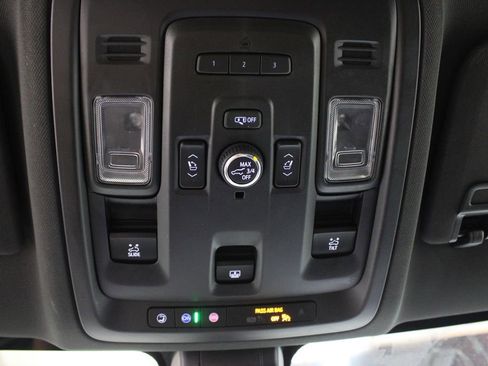 Used 2021 Chevrolet Tahoe Premier w/ Premium Package RWD image 30