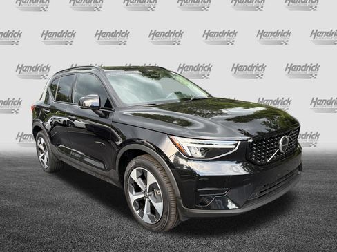 Certified 2024 Volvo XC40 B5 Core w/ Protection Package Premier AWD/4WD image 2