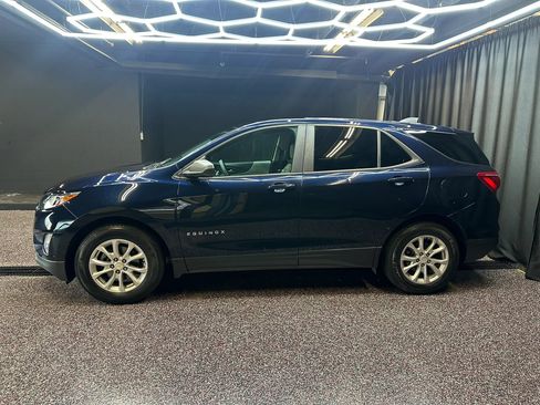 Used 2020 Chevrolet Equinox LS w/ LS Convenience Package FWD image 4