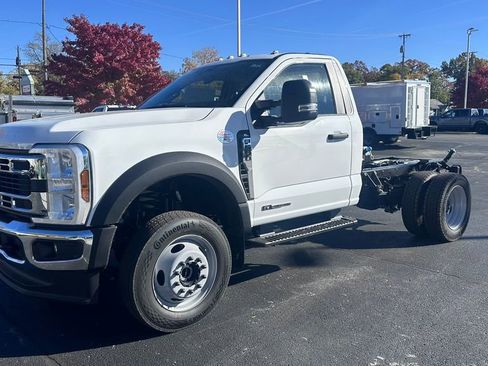 New 2024 Ford F550 4x4 Regular Cab Super Duty image 1