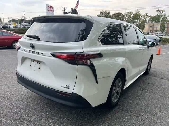 Used 2022 Toyota Sienna LE FWD image 4