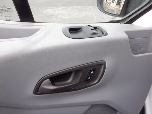 Used 2015 Ford Transit 250 130 Low Roof image 12