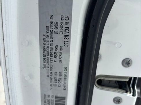 Used 2019 Chrysler 300 Touring w/ Sport Appearance Package RWD image 7