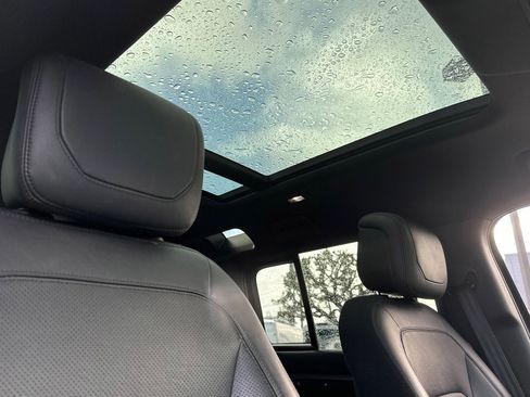 Used 2024 Land Rover Defender 110 X image 25