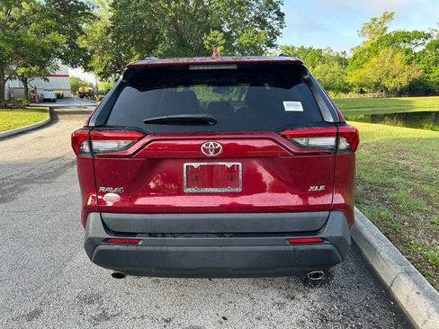 Used 2023 Toyota RAV4 XLE image 4