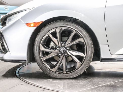 Used 2019 Honda Civic Sport Touring image 9