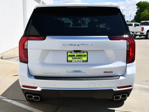 New 2026 GMC Yukon Denali w/ Denali Reserve Package AWD/4WD image 8