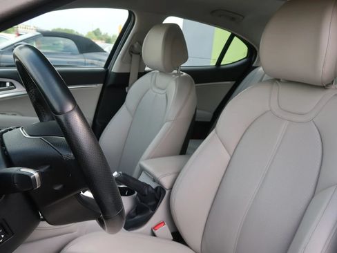 Used 2019 Genesis G70 2.0T Sport RWD image 18