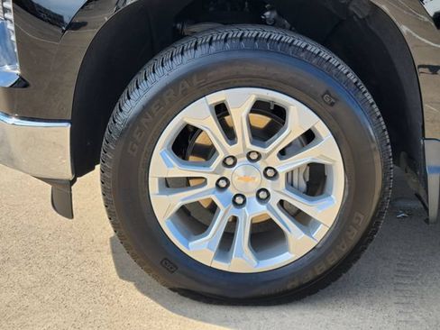 Used 2024 Chevrolet Silverado 1500 LTZ AWD/4WD image 17
