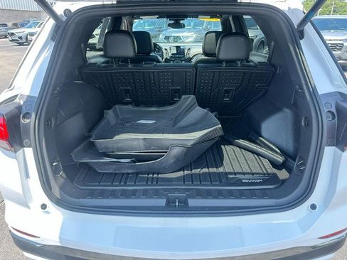 Used 2023 Chevrolet Equinox Premier AWD/4WD image 6