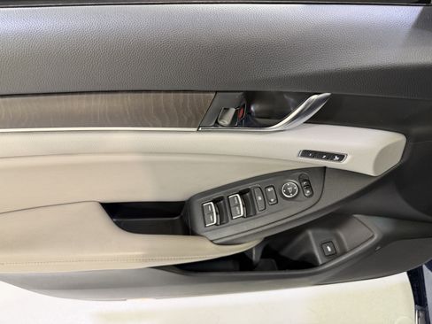 Used 2018 Honda Accord Touring image 15
