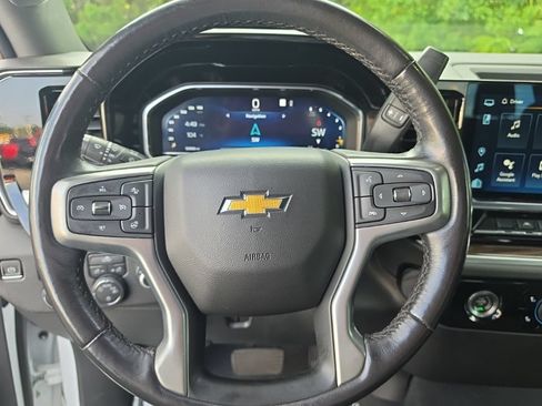Used 2022 Chevrolet Silverado 1500 LT AWD/4WD image 21