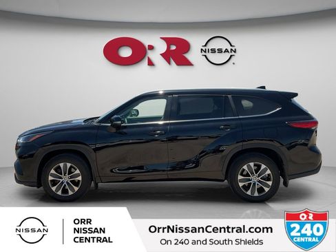 Used 2023 Toyota Highlander XLE AWD/4WD image 8