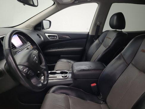 Used 2020 Nissan Pathfinder SL AWD/4WD image 17