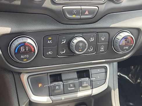 Used 2023 GMC Terrain SLT FWD image 16
