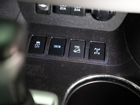 Used 2018 Toyota Highlander Plus image 28