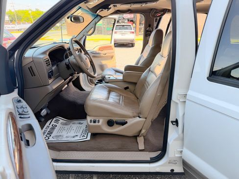 Used 2000 Ford Excursion Limited AWD/4WD image 16