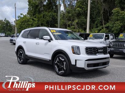 Used 2024 Kia Telluride S w/ S Sunroof Package