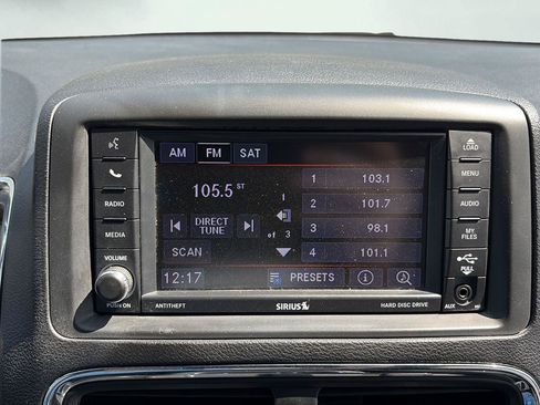 Used 2019 Dodge Grand Caravan SXT FWD image 13
