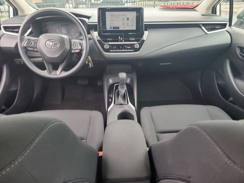Used 2025 Toyota Corolla LE image 14