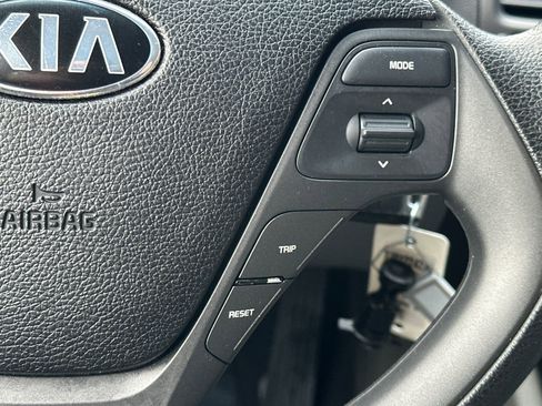 Used 2016 Kia Forte LX image 24