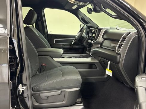 New 2026 RAM 2500 Big Horn AWD/4WD image 23