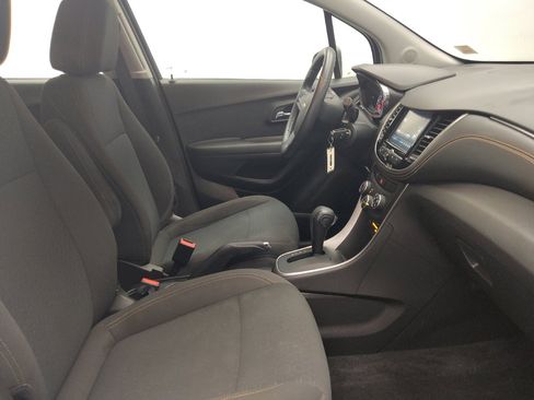 Used 2017 Chevrolet Trax LS AWD/4WD image 21