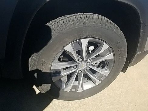 Certified 2025 Chevrolet Equinox LT w/ Convenience Package II image 26