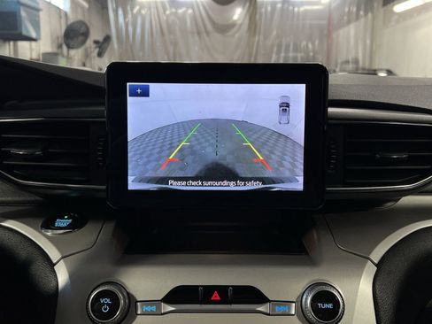 Used 2020 Ford Explorer XLT w/ Equipment Group 202A image 19