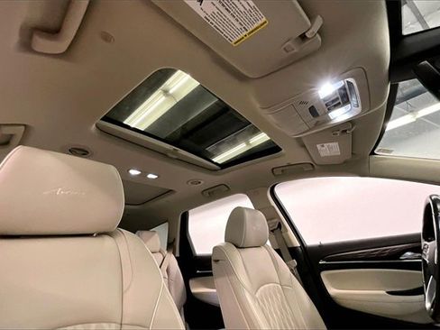 Used 2022 Buick Enclave Avenir image 16
