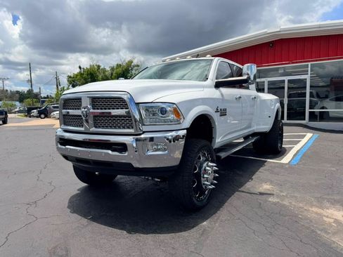 Used 2017 RAM 3500 Laramie w/ Convenience Group AWD/4WD image 3