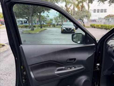 Used 2022 Nissan Kicks S FWD image 21