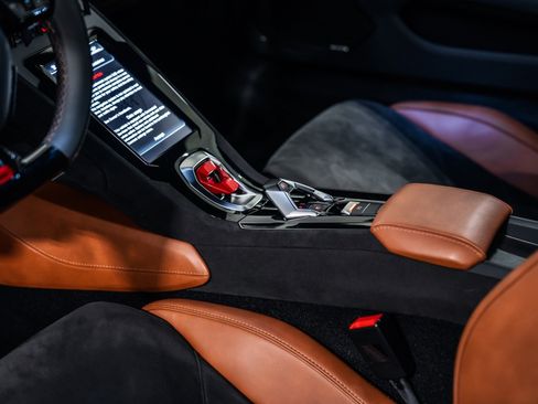 Used 2023 Lamborghini Huracan Tecnica RWD image 16
