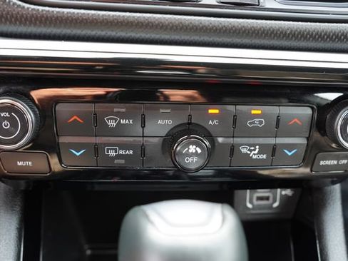 Used 2023 Jeep Compass Trailhawk w/ Trailhawk Convenience Group AWD/4WD image 27