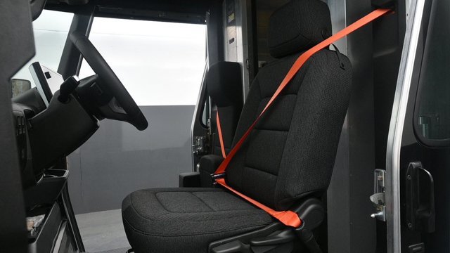 Used 2024 Chevrolet Brightdrop 400 w/ Commercial Equipment Package AWD/4WD image 21