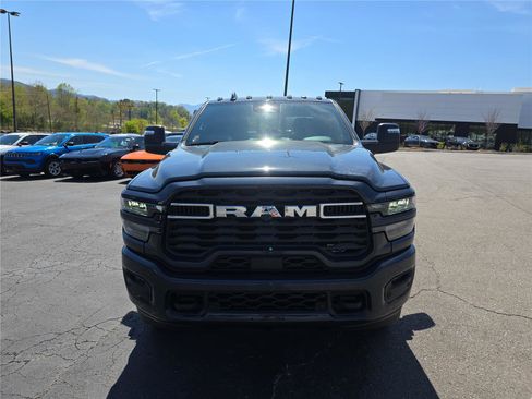 New 2026 RAM 3500 Big Horn AWD/4WD image 9