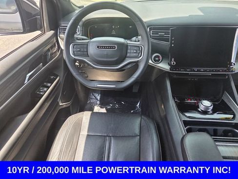 Used 2024 Jeep Wagoneer L Series II RWD image 12
