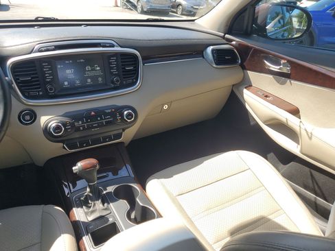 Used 2017 Kia Sorento EX w/ EX V6 Premium Package image 33