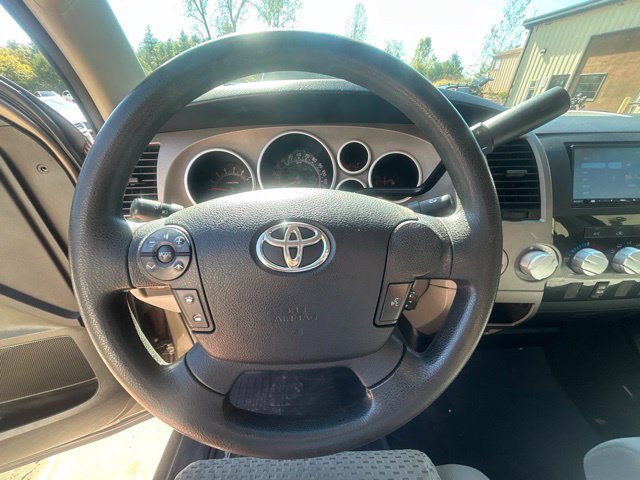 Used 2013 Toyota Tundra 4x4 CrewMax w/ Tow Pkg image 24