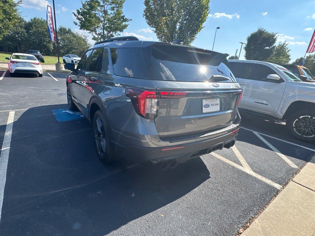 Used 2025 Ford Explorer ST w/ Sun And Sound Package AWD/4WD image 6