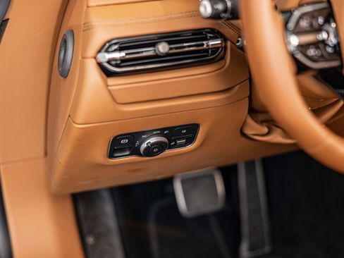 Used 2025 Aston Martin DB12 Convertible RWD image 19