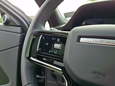 Used 2026 Land Rover Range Rover Evoque S AWD/4WD image 21