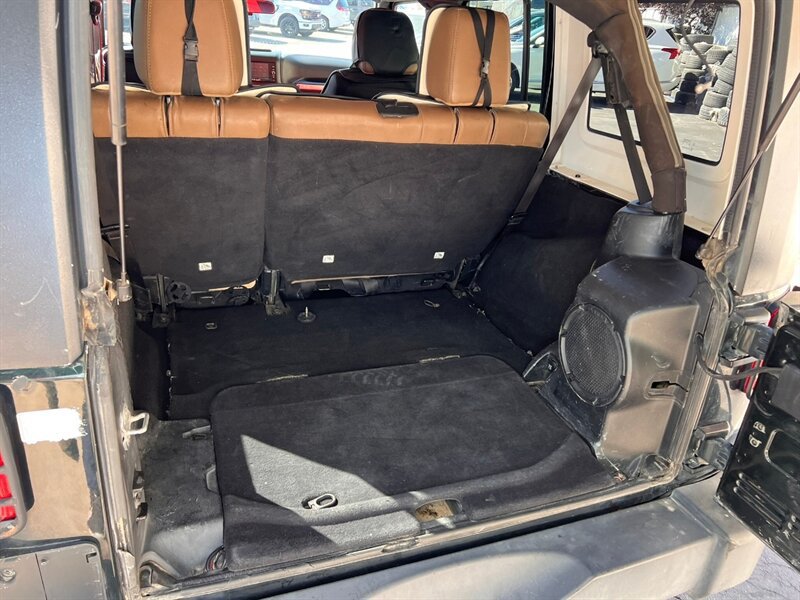 Used 2012 Jeep Wrangler Unlimited Rubicon w/ Connectivity Group AWD/4WD image 20
