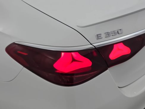 Used 2025 Mercedes-Benz E 350 Sedan image 34